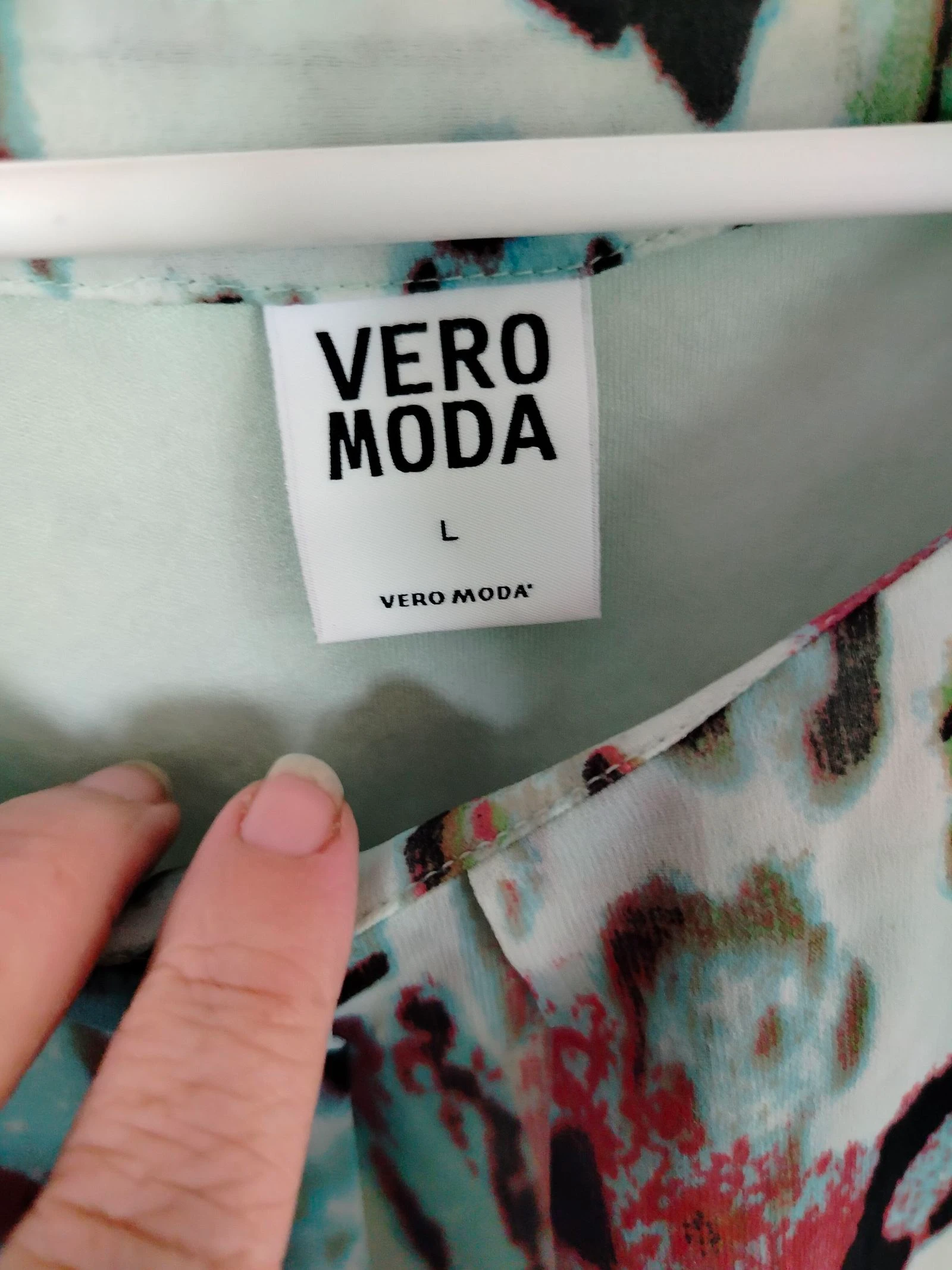 Vero Moda multicolored fluid top – lightweight and trendy summer – photo 2